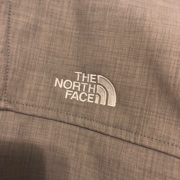 Women’s North Face Jacket - Picture 4 of 6